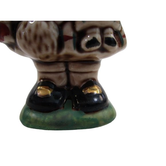 Vintage Scottsh Lass Girl In Kilt with Doll Salt Pepper Shaker Cork Stopper EUC - Picture 14 of 16